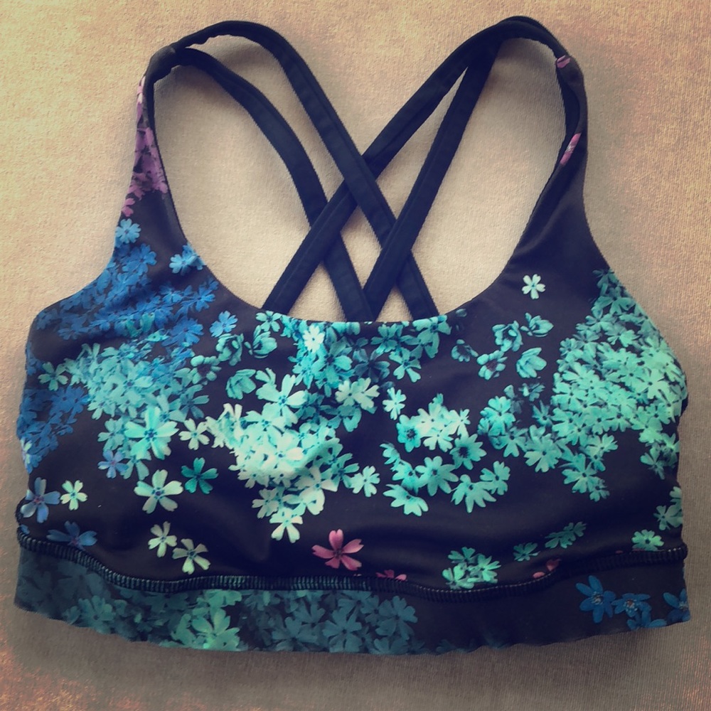 Lululemon size 4 sports bra